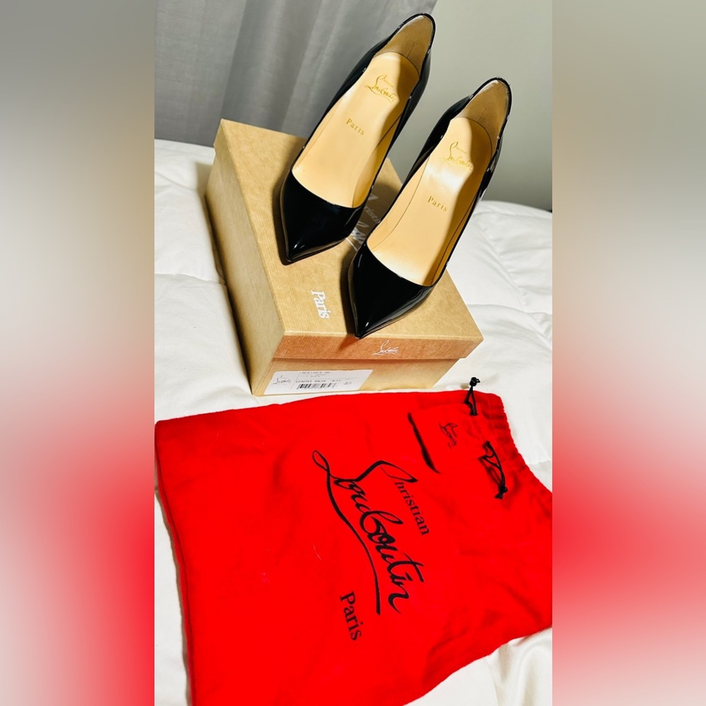 Louboutins size 40. Hot Chick 100, worn three times and in excellent condition.